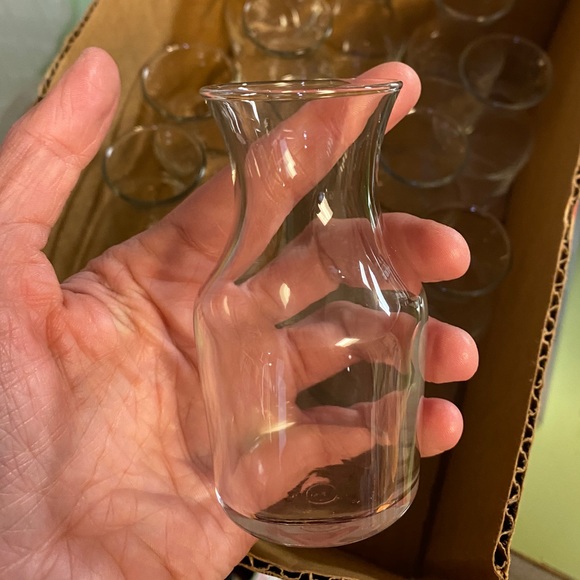 16 Small Vases